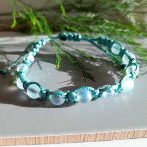Teal Shamballa Bracelet, Aura Bead bracelet, Aura Shamballa bracelet, Macrame Bracelet, Macrame Aura Bracelet, Mermaid glass bracelet