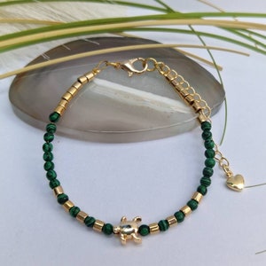 Natural Malachite Beaded Bracelet, turtle beaded bracelet, gemstone bracelet, dainty gem bracelet, green turtle bracelet, green malachite