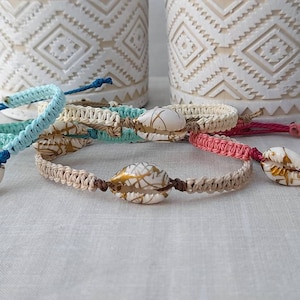 Macrame shell bracelet, Cowrie shell bracelet, friendship bracelet, surf bracelet, cowrie shell, shell bracelet, waterproof bracelet,