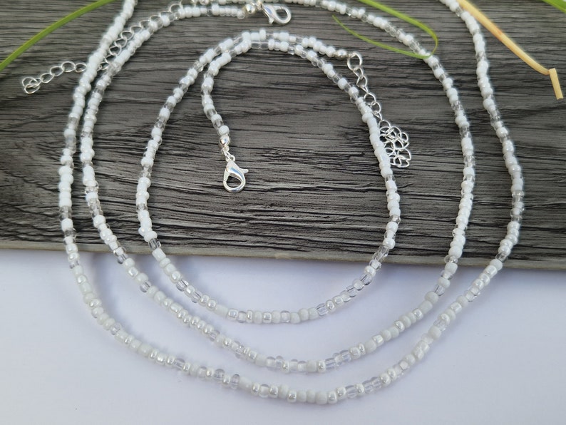 White Single strand beaded necklace, beaded necklace, Mixed white bead necklace, seed bead necklace, beaded necklaces, mix beaded necklace 画像 4