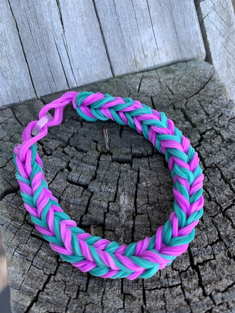 rubber band bracelets without the loom! - A girl and a glue gun