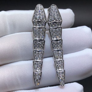 Pendientes de boda Serpenti, Pendientes de oro blanco de 14K, Pendientes colgantes colgantes, Pendientes de diamantes, Regalo para mujeres, Regalos de compromiso, Pendientes imagen 1