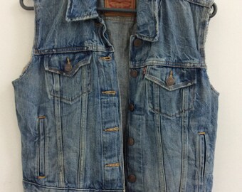 levi's sleeveless jacket