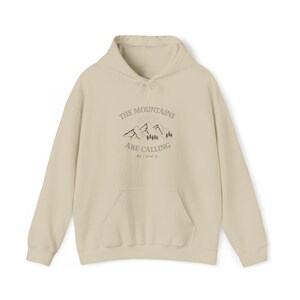 Hikers Hoodie -The Mountains Are Calling Unisex Heavy Blend Hooded Sweatshirt
