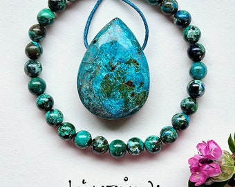 Pendentif en chrysocolle comme collier et bracelet en perles de chrysocolle