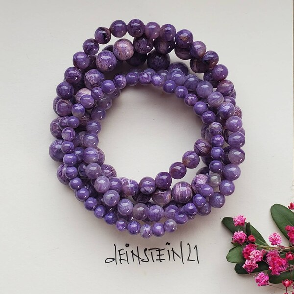 Charoite bracelet made of high-quality charoite beads