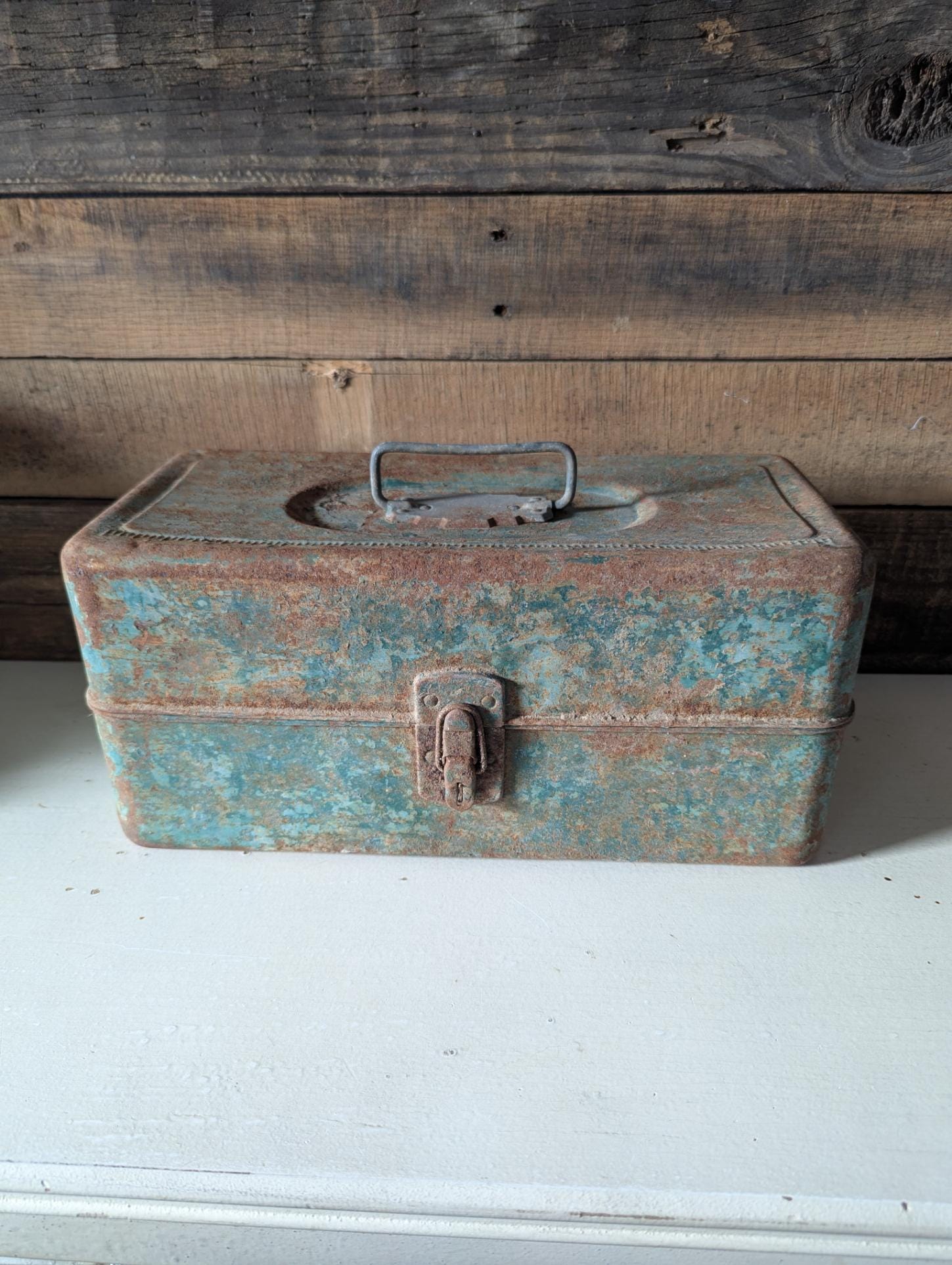 angular haul fishing box Heavy Hauler Gear Box Large- No Trays main image 1