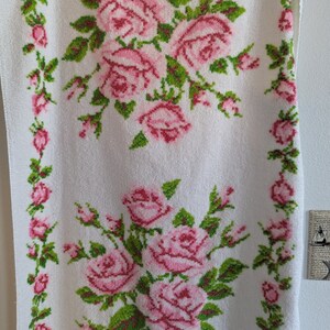Pink Rose Urna Fiorita Towel main image 0