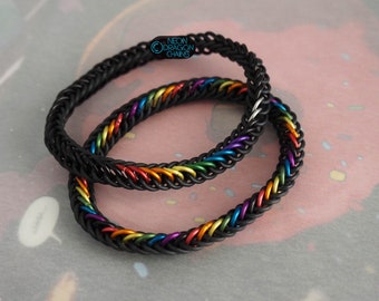 Stretch Chainmaille Bracelet / Black Rainbow Bracelet / Colorful Unisex Bracelet