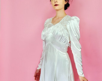 1940s Vintage White Satin Wedding Dress with Short Train Wounded- XS
