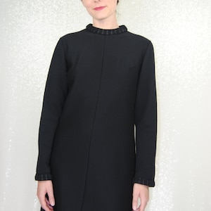 1960s Vintage Bleeker Street Black Woven Shift Style Dress - Md