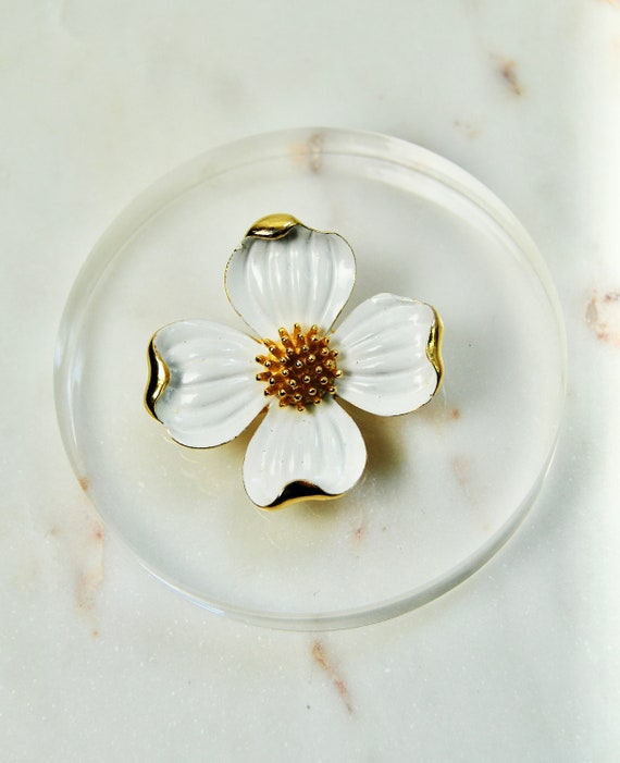 Vintage Trifari White Enamel Flower Floral Brooch 