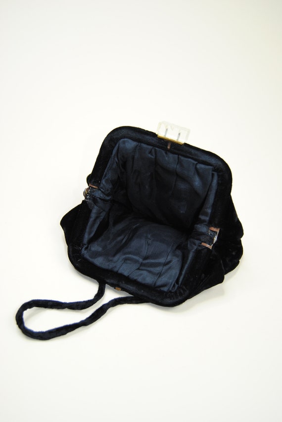 1930's Black Velvet Purse with Lucite Clasp - image 4