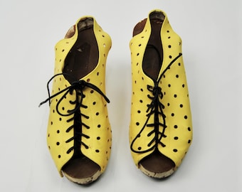 1930s Vintage Unique Yellow Painted Leather Wooden Heels - Size 3