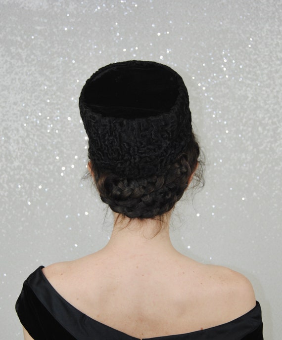 1960s Black Curly Lamb and Velvet Hat Topper - image 3