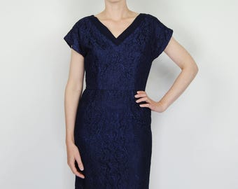 1960s Vintage Navy Blue Lace Cocktail or Party Sheath Classic Dress - Sm