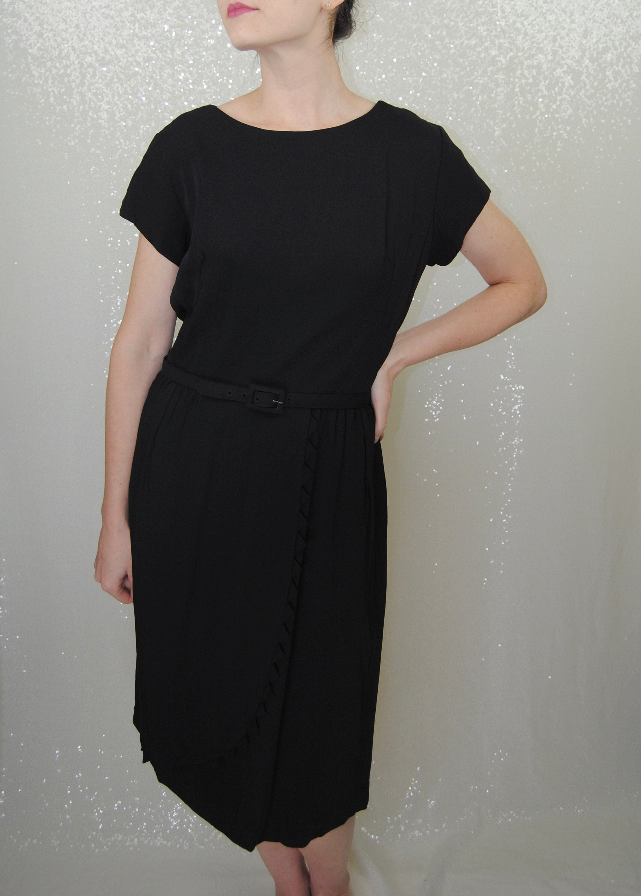 Black Printed Sleeveless 1950s Dress With Belt