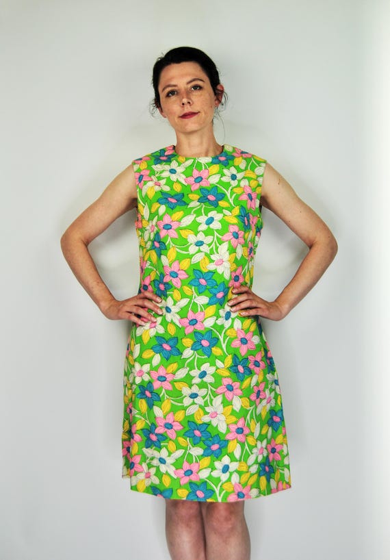 1960s 1970s Vintage Green Pink Blue Yellow Floral Summer Shift Dress - Sm to Md 1960s 1970s Vintage Green Pink Blue Yellow Floral Summer Shift Dress - Sm to Md