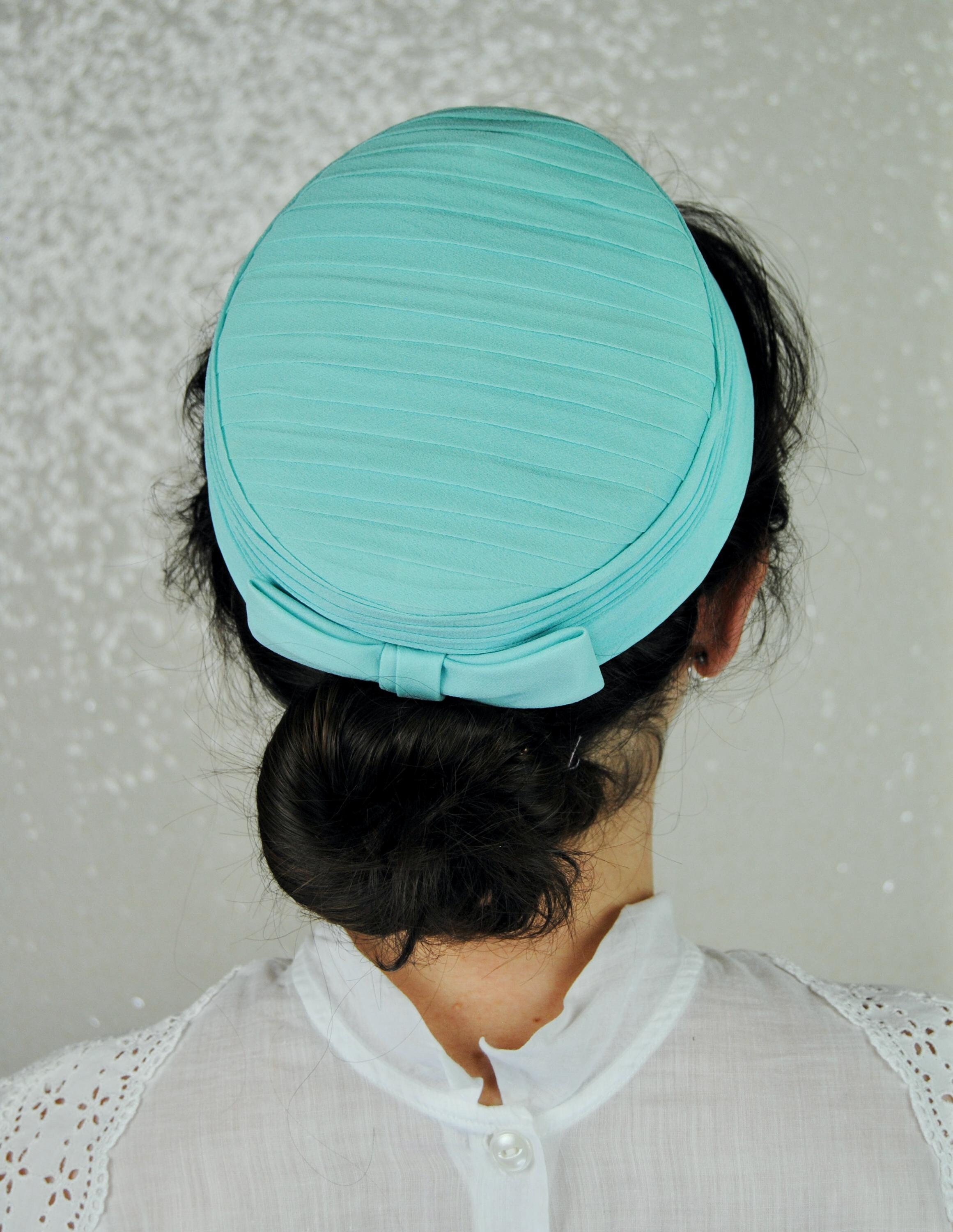 1960s Vintage Belk Turquoise Blue Chiffon Silk Pill Box  display picture 2