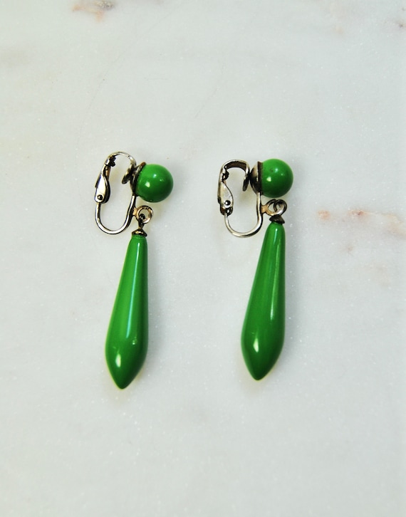 Vintage Green Dangle Clip-on Earrings