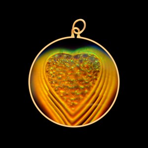 9ct Gold Hologram Pendant Diamond Encrusted Heart (medium) UK