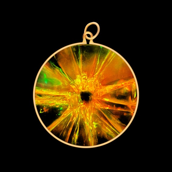 9ct Gold Hologram Pendant - Bullet Hole Shattered Glass (Medium)