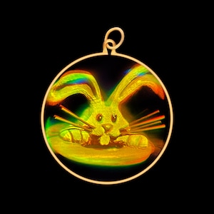 9 Karat Gold-Hologramm-Anhänger - magisches Kaninchen mit Hut (mittelgroß)