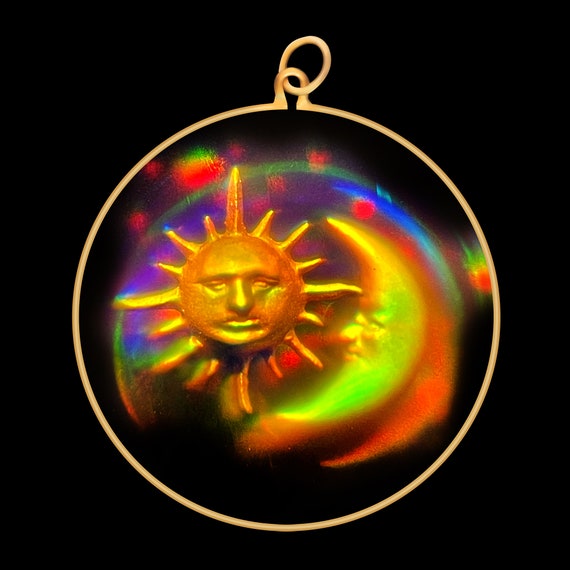 9ct gold personalised holographic pendant discount