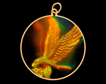 9ct Gold Hologram Pendant - Eagle (Medium)