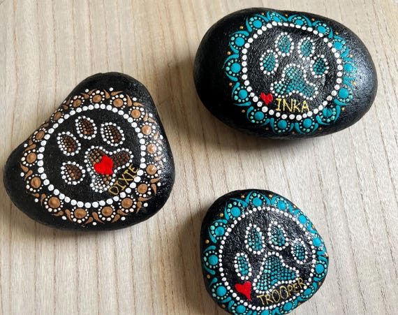 Personalized Dog and Cat Memorial Stones with Paw Print: Waterproof Memorial Garden Gifts For Pet Loss, Dog Loss Sympathy Gift