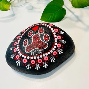 Personalized Dog and Cat Memorial Stones with Paw Print: Waterproof Memorial Garden Gifts For Pet Loss, Dog Loss Sympathy Gift Pink & White
