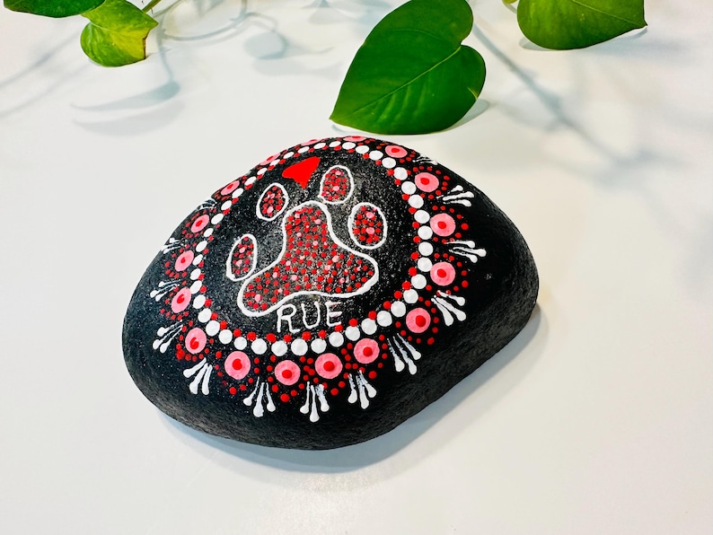 Personalized Dog and Cat Memorial Stones with Paw Print: Waterproof Memorial Garden Gifts For Pet Loss, Dog Loss Sympathy Gift Pink & White