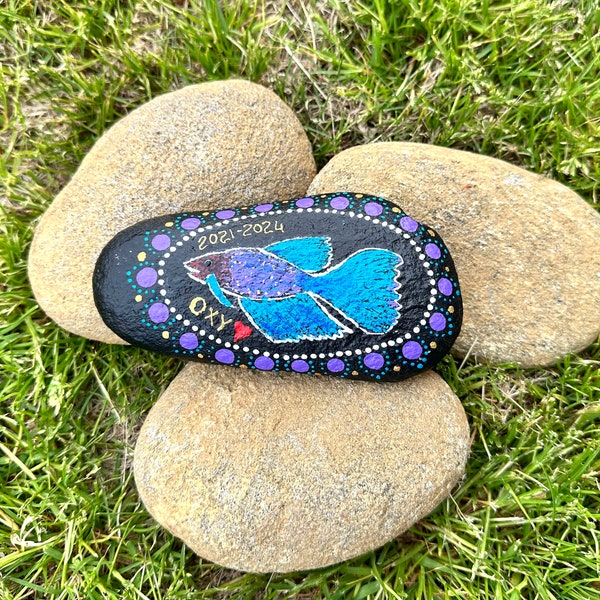 Customized Fish Memorial Stone • Personalized Betta Koi Gold Fish Stone •  Pet Loss Condolence Gift • Unique Fish Sympathy Gift