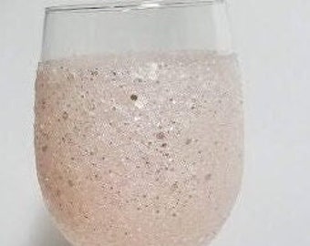 Pink Glitter Decorative Wine Glass. 16oz wine glass. Pink and Silver Glitter Wine Glass. Pink and Silver Wine Glass. Pink Wine Glass.