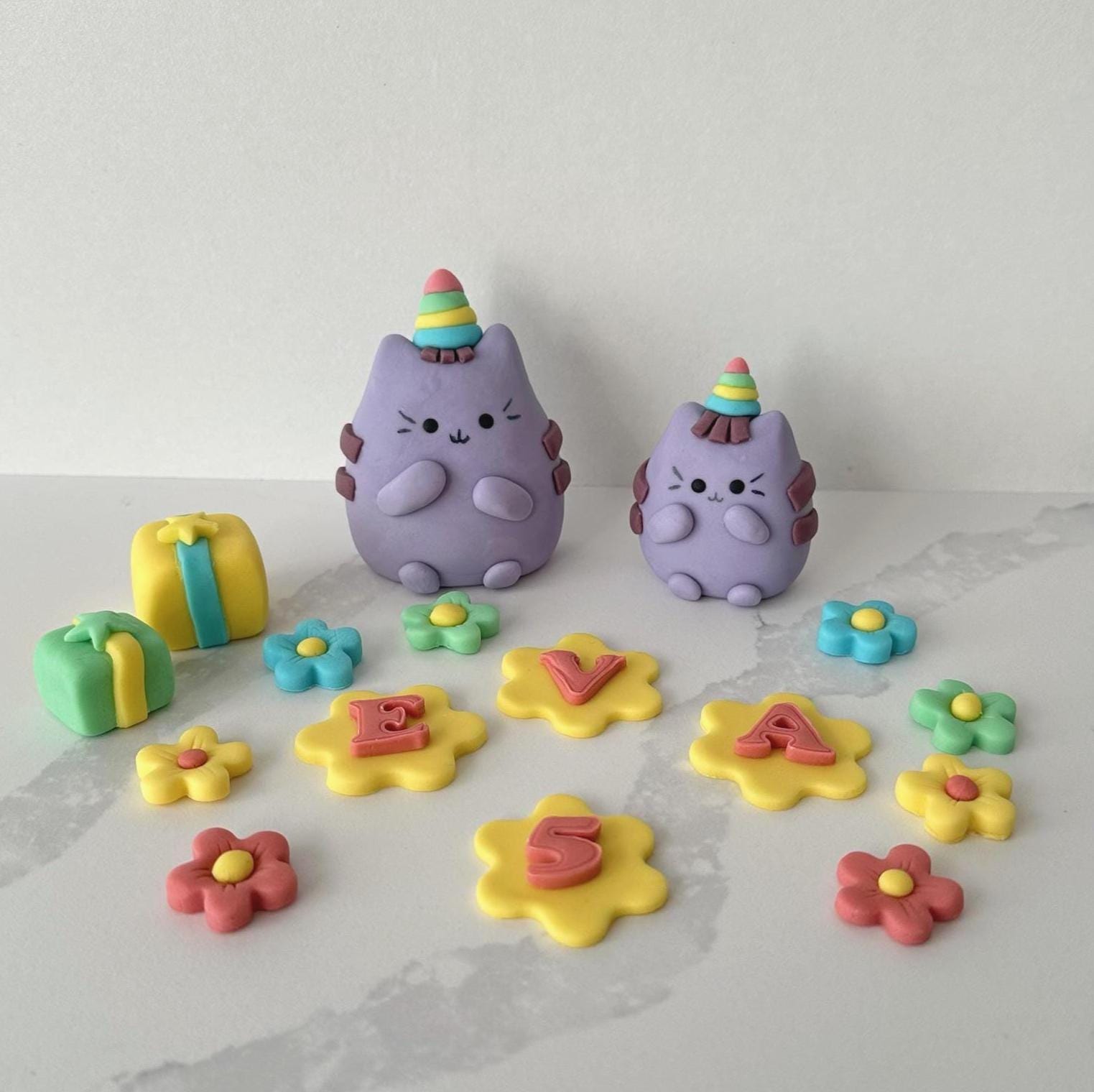Edible Handmade Cat Cake Toppers Persoalized.