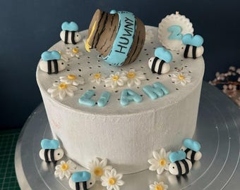 Personalised Honey Bee Cake Topper | Edible Fondant Bees, Daisies, Name, Age
