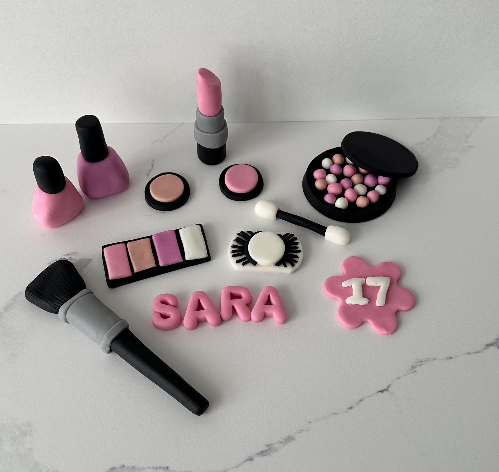 EDIBLE personalised makeup-themed cake topper.