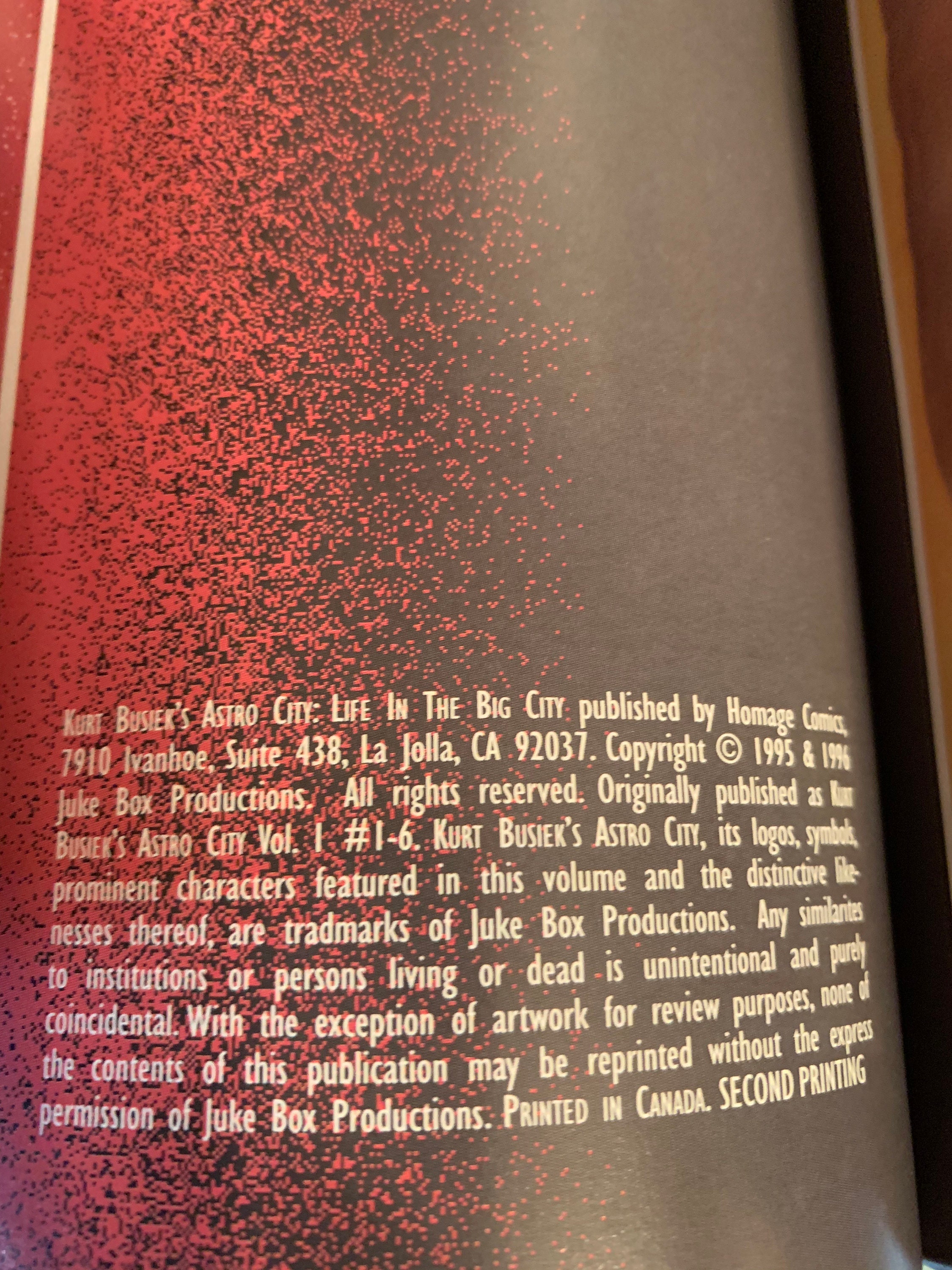 洋書 Astro City: Life in the Big City 81txM0ZzVcL._UF1000,1000_QL80_.jpg