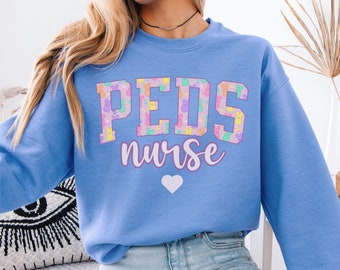 Sudadera de Pascua para enfermera pediátrica, sudadera con conejito de Pascua para enfermera, linda sudadera para enfermera de PEDS, regalo para enfermera titulada, enfermera de urgencias