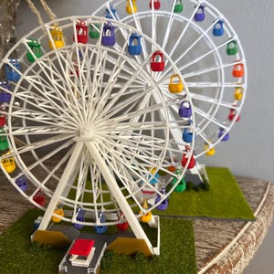 Ferris wheel circus carousel ride train layout scale building amusement park carnival fair grounds Z N HO fairgrounds iconic park structures