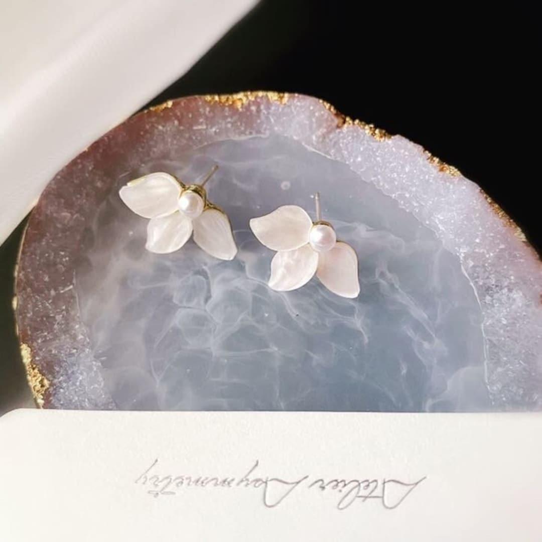 Beautiful Little Flower With Pearl Studs