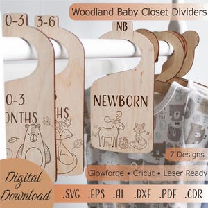 Puede incluir: Separadores de armario para bebés de madera con diseños de animales del bosque. Los separadores están etiquetados como "Recién nacido", "0-3 meses" y "3-6 meses". La imagen también incluye el texto "Woodland Baby Closet Dividers" y "Digital Download".