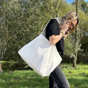 Large tote bag / 24h bag in corduroy Blanc