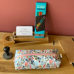 Trousse Crayons imperméable en Liberty Ecole Cadeau Maitresse Rentrée Bureau Personnalisable Nom Trousse I