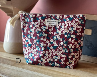 Trousse de Voyage en Liberty, légère, tendance et imperméable idéale pour les vacances! Toilette - Pochette - Eté