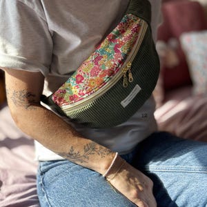 Sac banane bi-matières en tissu velours côtelé et liberty