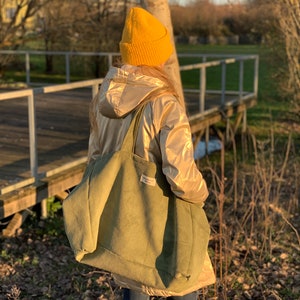 Large tote bag / 24h bag in corduroy Vert Sapin