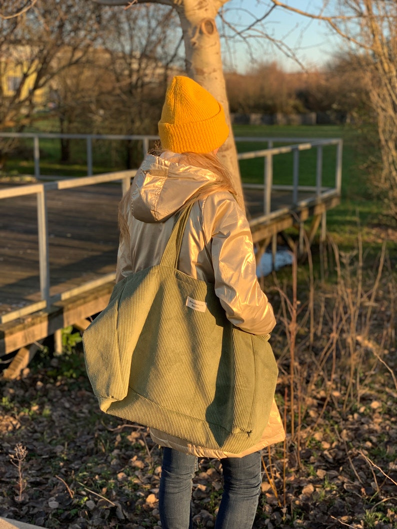 Large tote bag / 24h bag in corduroy Vert Sapin