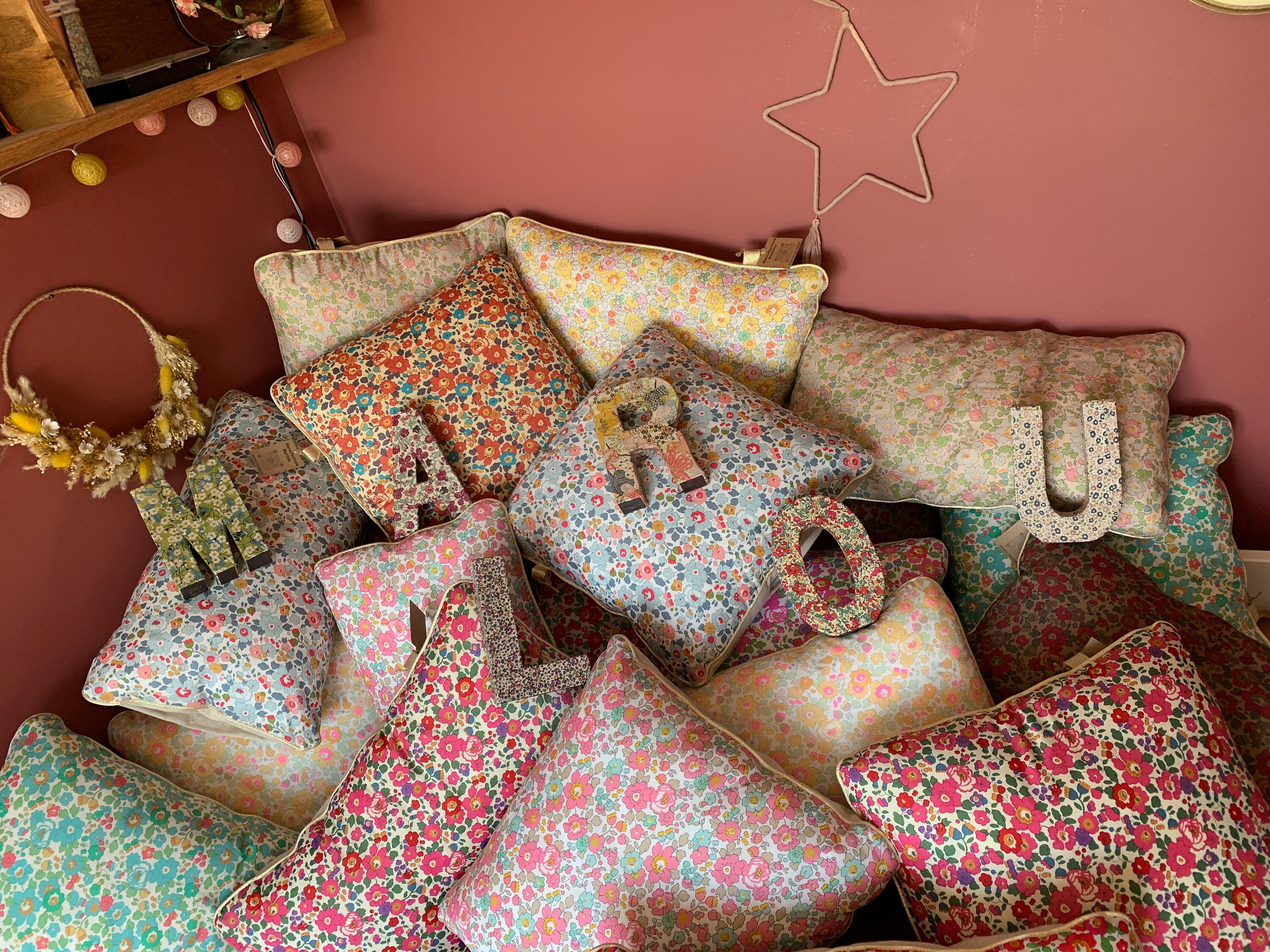 Coussin en Liberty Déhoussable - 40x40cm 30x50cm Cocooning, Idéal Pour Apporter de La Gaieté Dans Vo