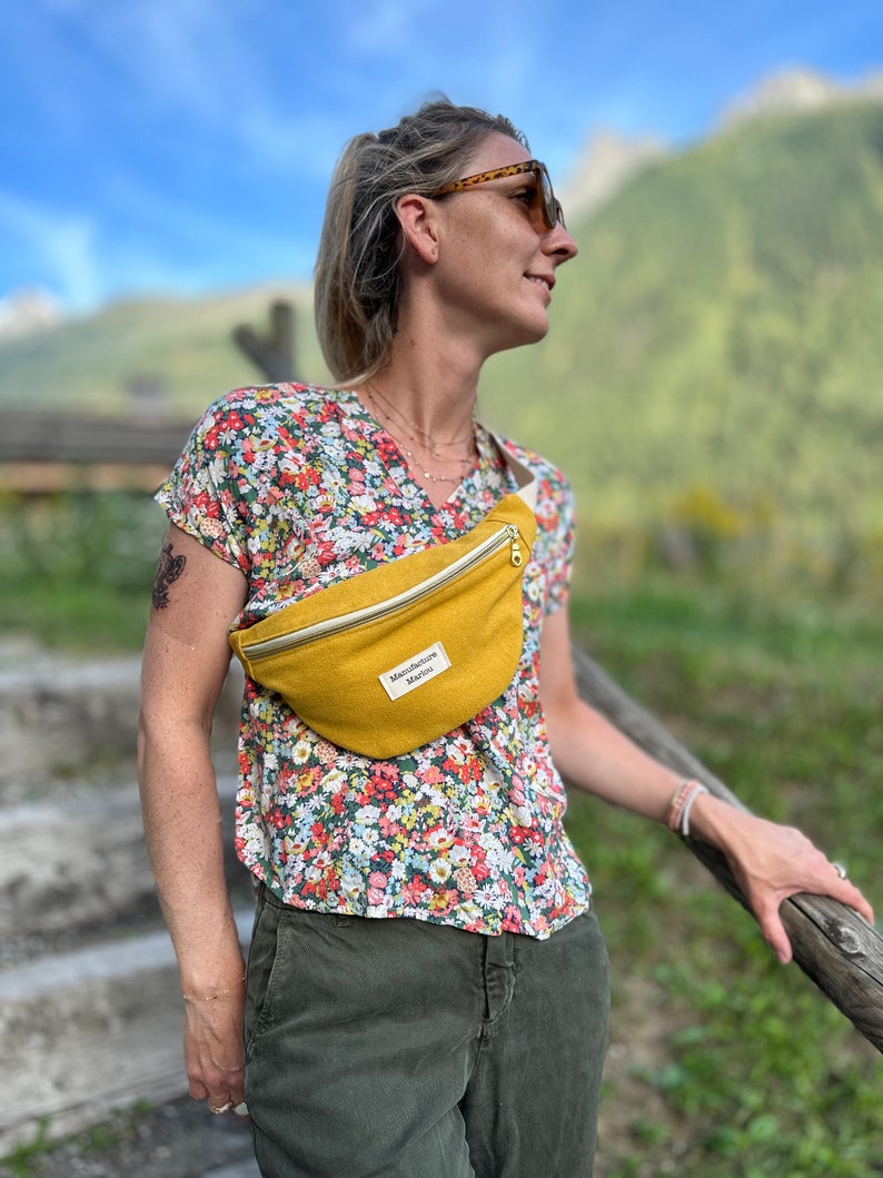 Crossbody fanny pack in Vercors fabric Jaune curry